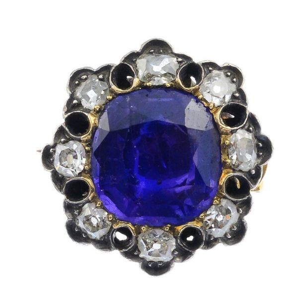 File:Blue-sapphire-brooch.jpg