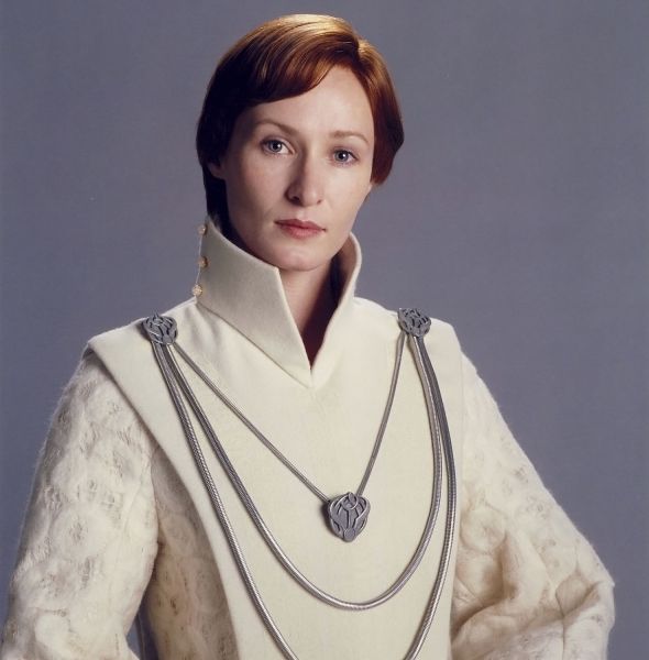 File:Mon-mothma.jpg